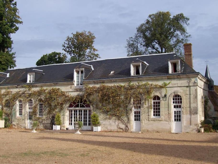 Gite De Groupe Du Chateau De La Meziere Villa Lunay Exteriör bild